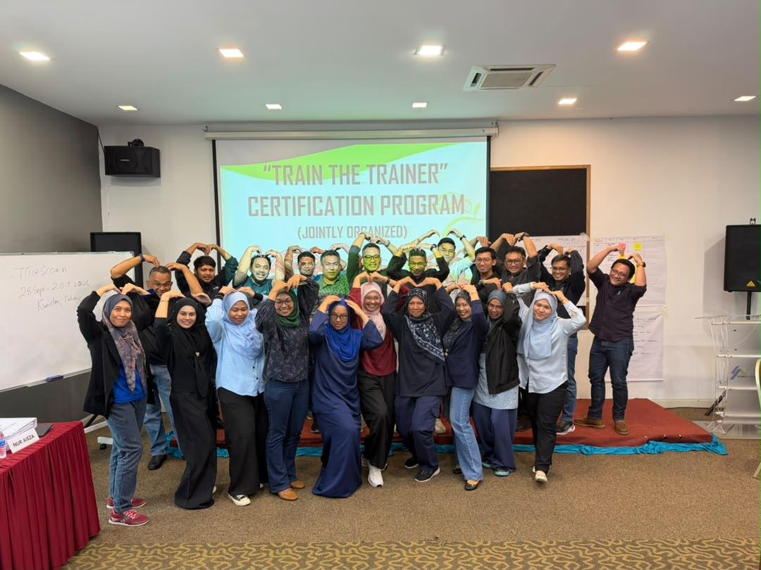 Peserta Sesi 1 Kuantan bergambar bersama selepas aktiviti program